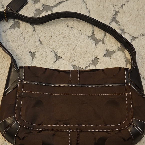 Coach Y2K Vintage Dark Brown Signature Shoulder Bag with Gold Turnlock - Picture 2 of 5